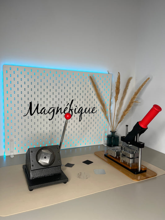 Kit presse à magnet carré + outil de découpe + 100 magnets vierges 50 x 50mm